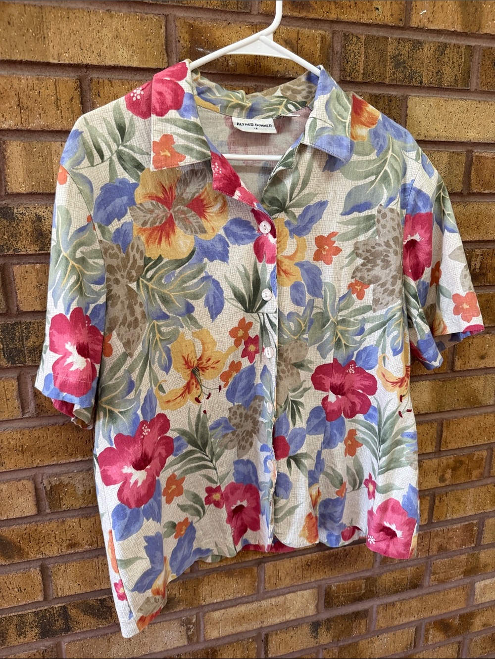 Alfred Dunner Beige Floral Button-Front Short Sleeve Top